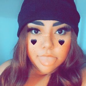 Meet your Posher, Alyssa